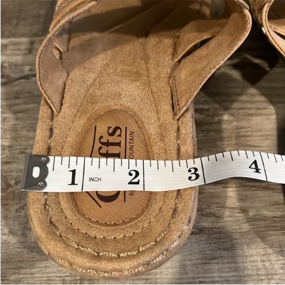 Cliffs by WHITE MOUNTAIN Tan Floral Sandals with intricate weaving - Picture 5 of 9